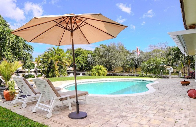New! Amazing Waterfront Island Breezes - Heated Pool, Dock!