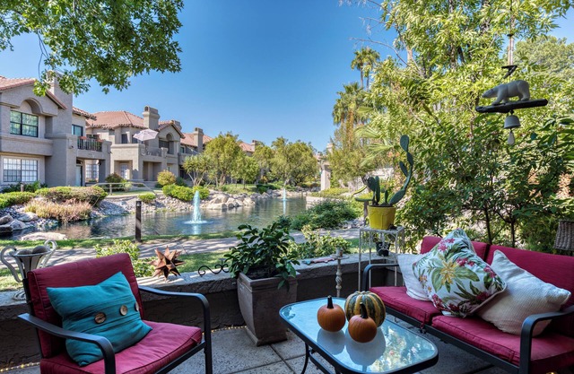 NEW! BEAUTIFUL SCOTTSDALE on the WATER!