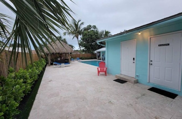 New Bedroom, Kitchen and Bathroom with a Pool