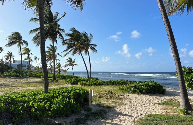 New Booking Discount! Gorgeous 2 bedroom, 2 bath Pelican Cove condo.