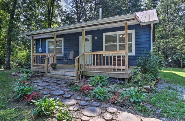 NEW! Charming Cabin by Cumberland Mtn State Park
