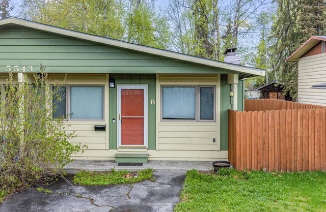 NEW Charming Stay in Anchorage