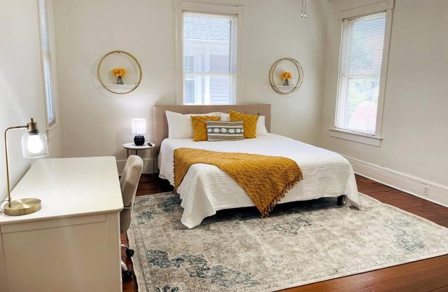 *New* Charming Victorian Home across Averett Univ.