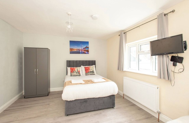 *New* Cosy & Contemporary Studio 1n