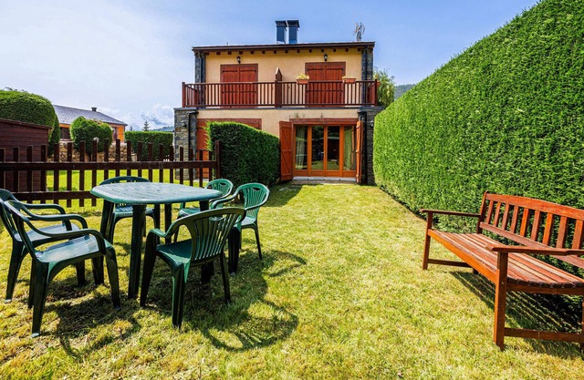 NEW! Countryside Retreat & Pyrénées Mountain Views