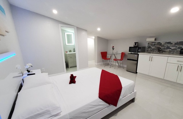 NEW* Deluxe suite: perfect for couple Priv. Entrance