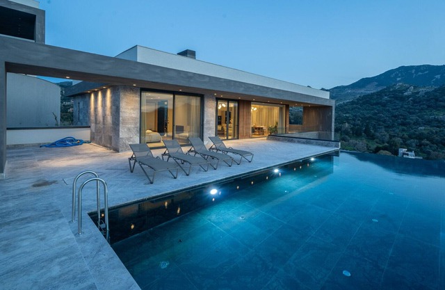 New Deluxe Villa/3 new villas 6bdrms each/spectacular views/infinity pool/garden