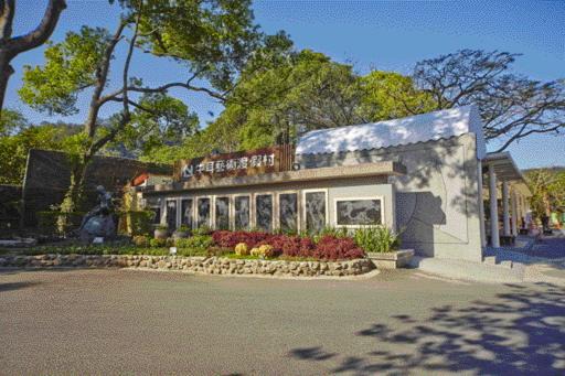 New Era Art Resort and Spa