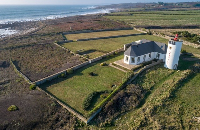 New - Exceptional Lighthouse Keeper's House feet in the water