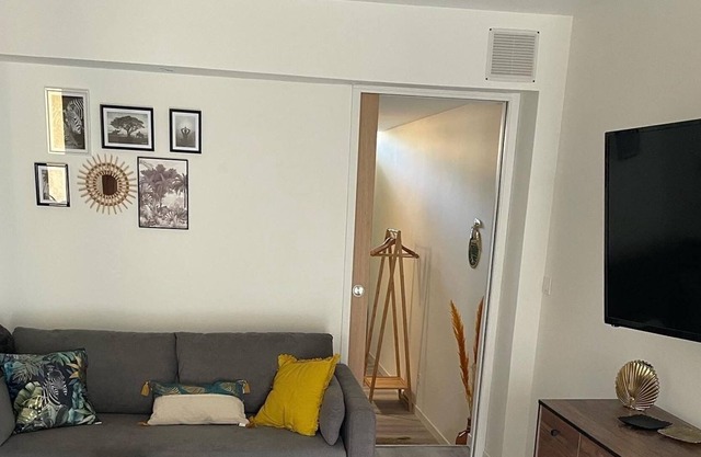New ground floor apartment 2 minutes from the city center