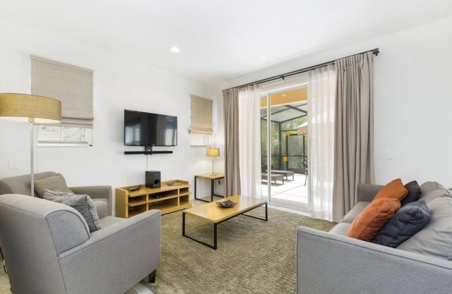NEW! Handicap Accessible Regal Oaks Townhome with private spa and Conservation view