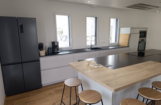 New house for 14 people with view of the marshes near the sea with sauna for 4 people