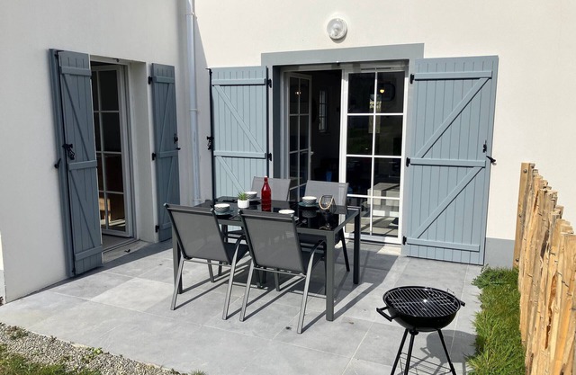 New house near Le Palais center with WIFI