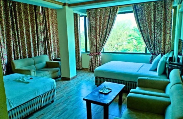 New Islamabad Hotel Sitara Market