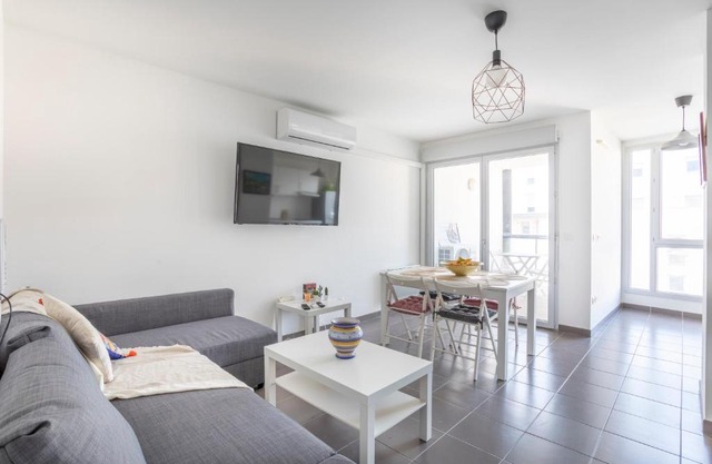 NEW JOLIETTE Comfortable Apartment well located with private parking