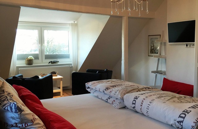 NEW/Landhaus Grandma Muh with 2 exclusive apartments a. very large property/near Dangast