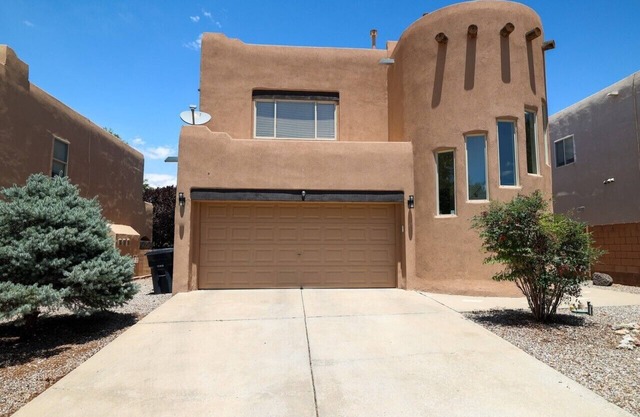 New listed home near Balloon Fiesta Park! Sleeps 10!