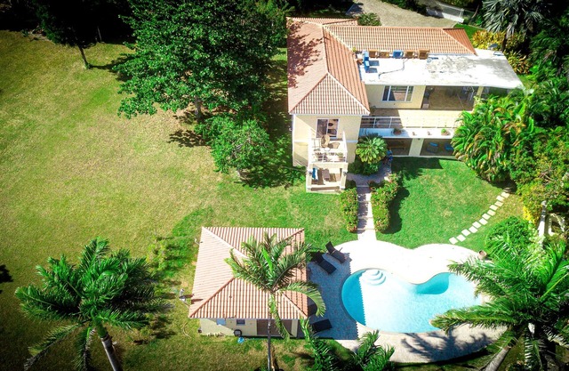 New listing! Amazing views, walk to beach!