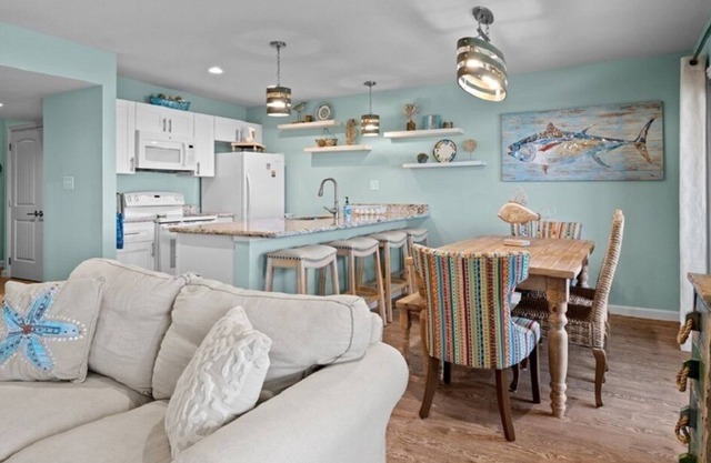 New Listing! Luxury 3/2 Bayfront Condo~W/Boat Dock