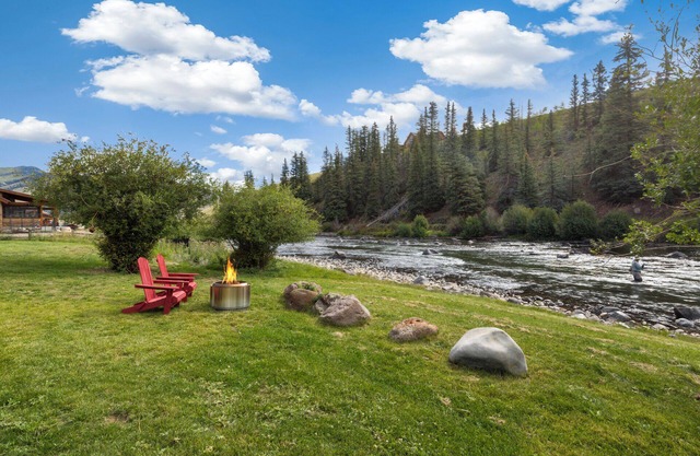 New Listing!One-of-a-Kind Luxe Riverfront Home-Fishing Access-Mins Dtn Creede