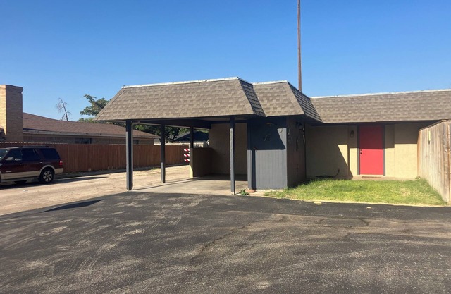 NEW LISTING Right At Home-Midland Cowboy Siesta Corner Lot w/Patio & Cov'd Park