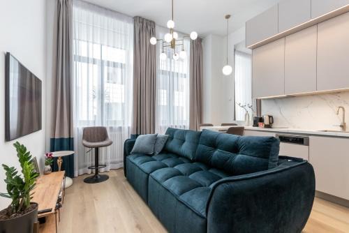 NEW! Premium Design, Free Locked Parking, 5 min to the Old Town