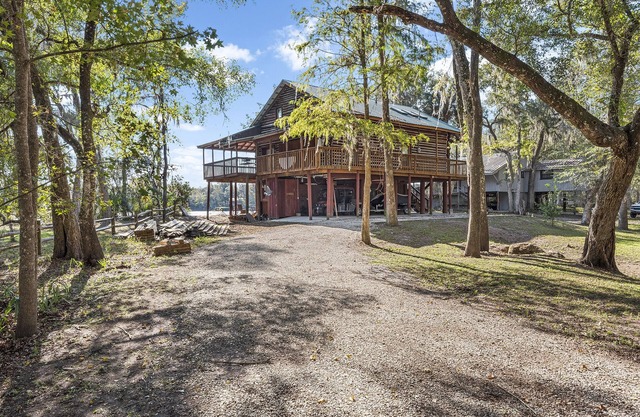NEW! Remodeled River Retreat Cabin-Beautiful views right on the Suwannee River