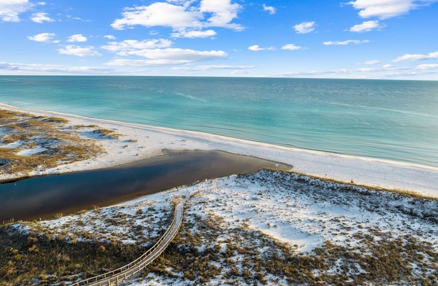 New Rental! Watersound 30A! Bikes. Walk to Beach!
