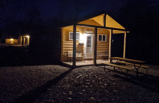 New River Cabins #5- New River & Activities - 4 min away - Sleeps up to 4 people