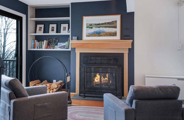 New! Steps from Ski Hill 4BR/3.5Ba - Kingswood 10A