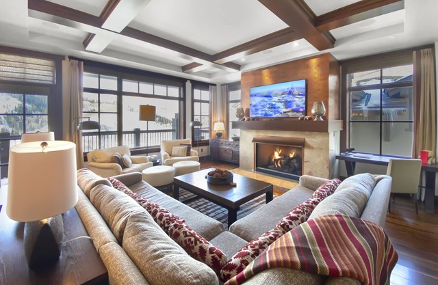 New! The 401! Luxury Ski-In/Ski-Out at Deer Valley w/Hot Tub-Fitness Center!