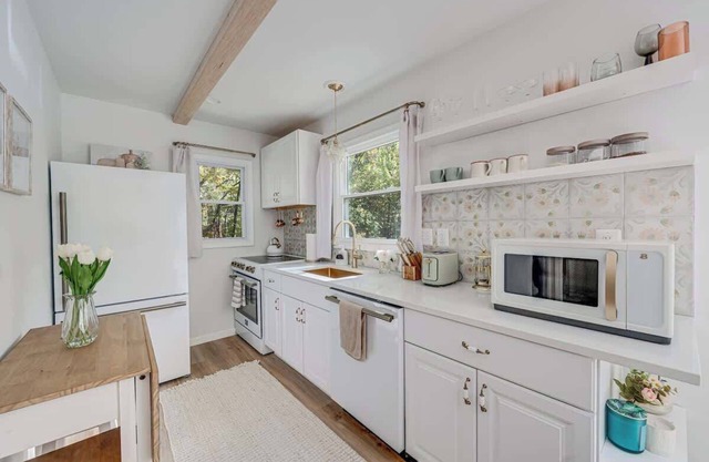 New | The Rosewood Retreat | Cozy Cabin w/Hot Tub