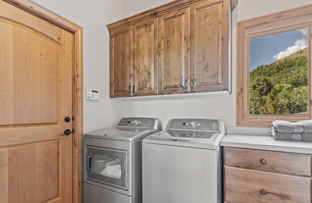 New to Market Private Weber River Access Stunning Family Retreat