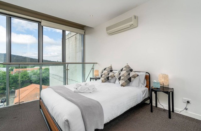 New to VRBO: Bright Loft-Style Apt with Gorgeous View