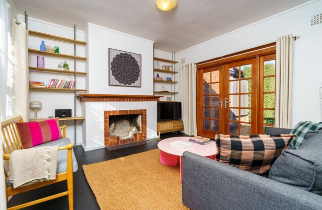 New to VRBO: Classic 2BR with Modern Touch and Garden