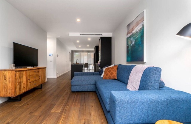 New to VRBO: Contemporary Tri-Level APT in a Prime Central Spot