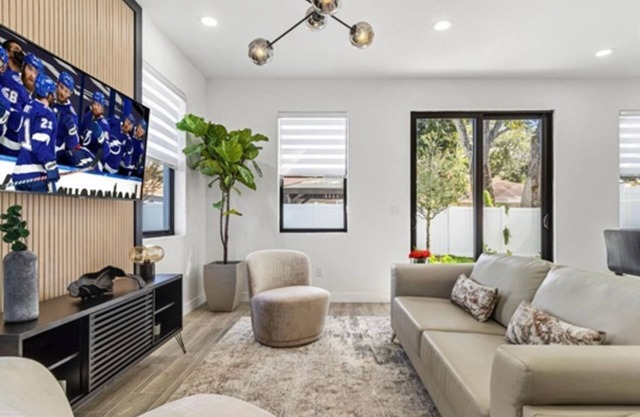 NEW to VRBO, Last Min Specials