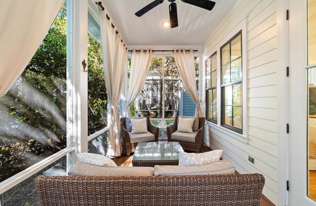 NEW to WaterSound. 6 Person Golf Cart! Bikes & Beach Toys Included. Private/Gated beach community!