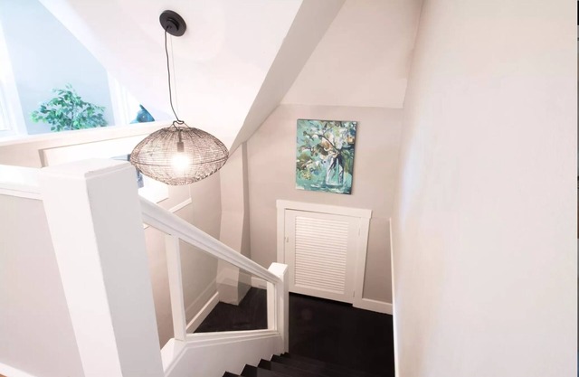 New Top Floor Apt in Victorian - 5 min to Downtown and 40 min to Ark Encounter!