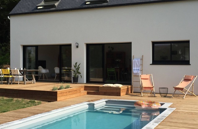 New villa with private heated pool