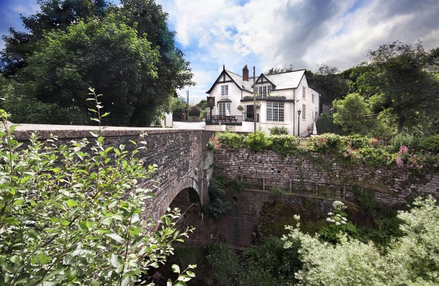 Newbridge on Usk