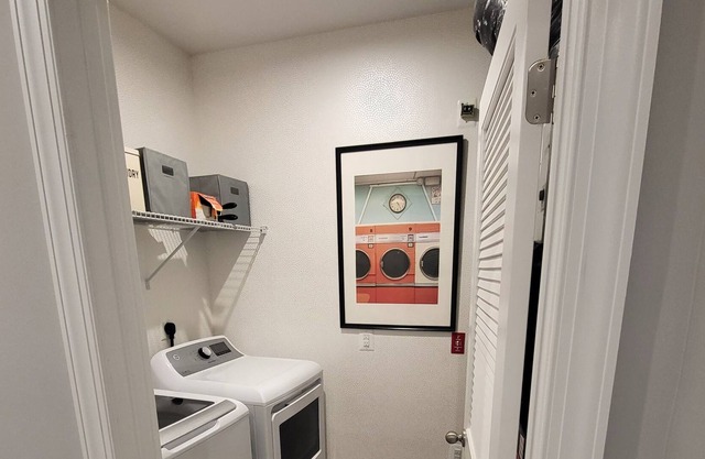 Newly Built Condo Loft Townhome w/ balcony close to nearest Harris Teeter
