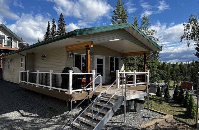 Newly Built: Kenai River Front Cabin with 2 Bedrooms - Premier Fishing Location