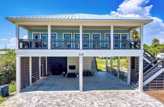 Newly Constructed, 1 min walk to St. George Island Beach, 4BR/BA, Private Pool