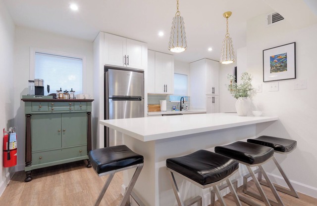 Newly Decorated BEAUTY in Downtown Ocean Springs with optional GOLF CART.