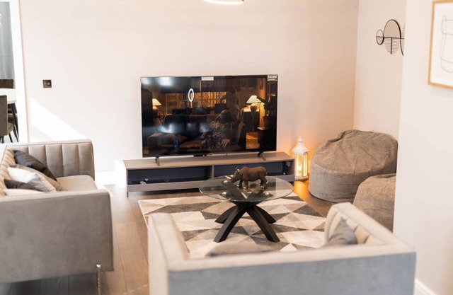 Newly Decorated Luxury 3 Bedroom House in Tottenham, London