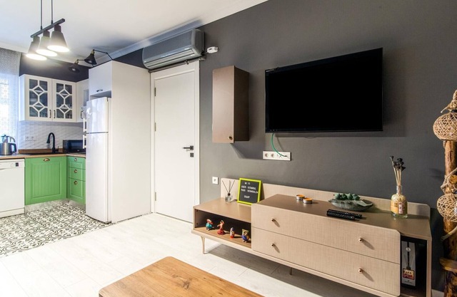 Newly Furnished Urban Flat Near Metro