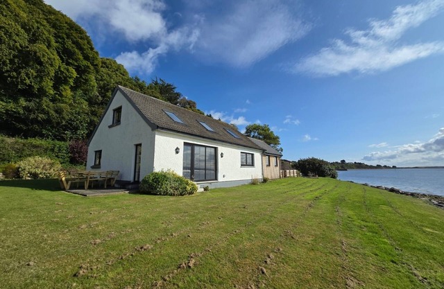 Newly refurbished 4 bedroom house on the waterfront in historic Fortrose