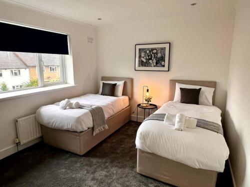 Newly Refurbished Sleep 6 Free Parking