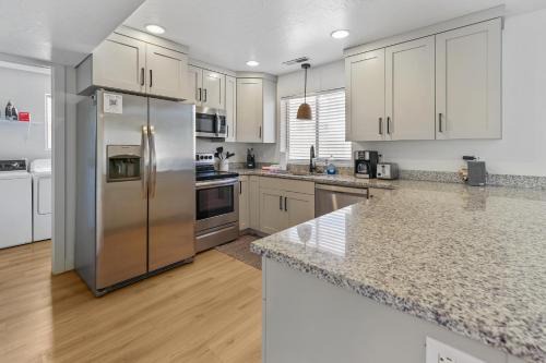 Newly Remodeled Home Near Zion - Outdoor Grill